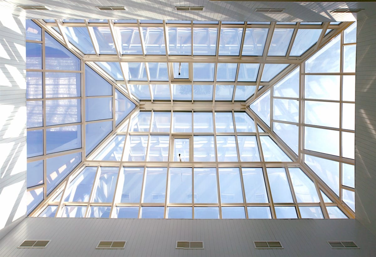 Алюминиевые окна в конструкции зимнего сада