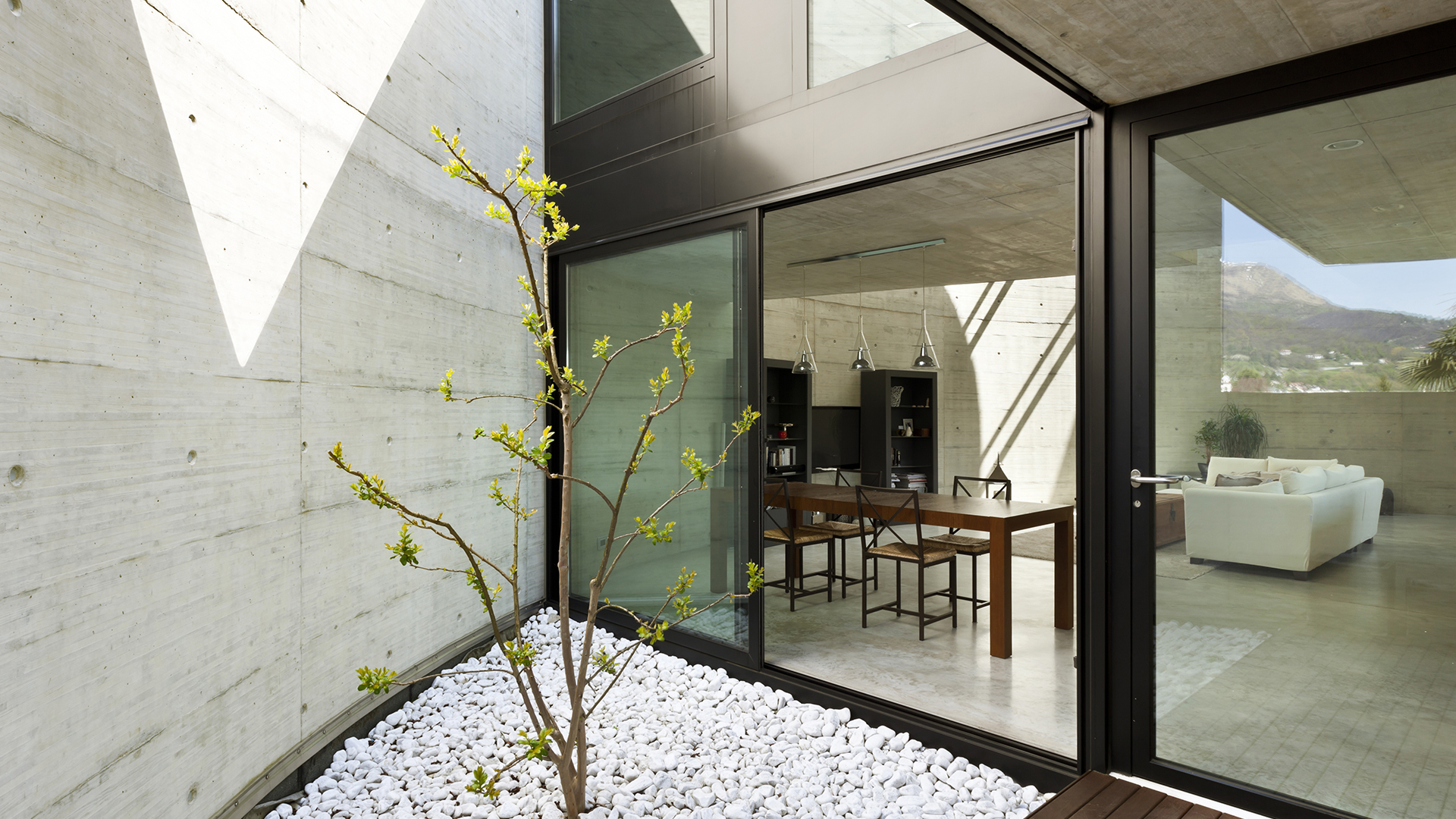 Алюминиевые окна в конструкции зимнего сада