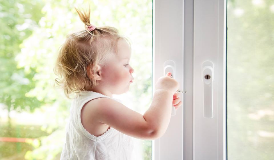 Дети дома? Сделай окно безопасным!